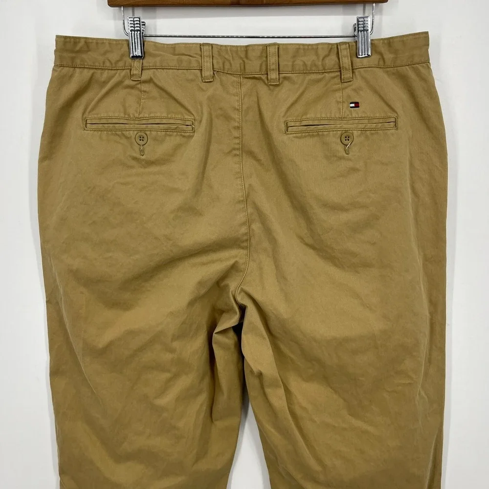 Tommy Hilfiger Pants Men's Size 38x32 Beige Khaki‎ Flat Front Solid